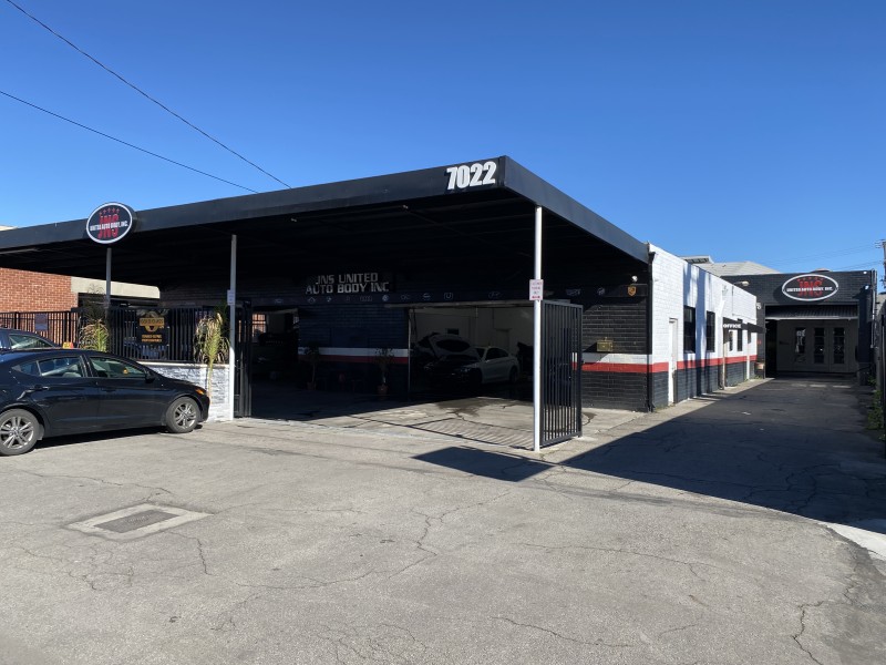 JNS United Auto Body Inc gallery 1