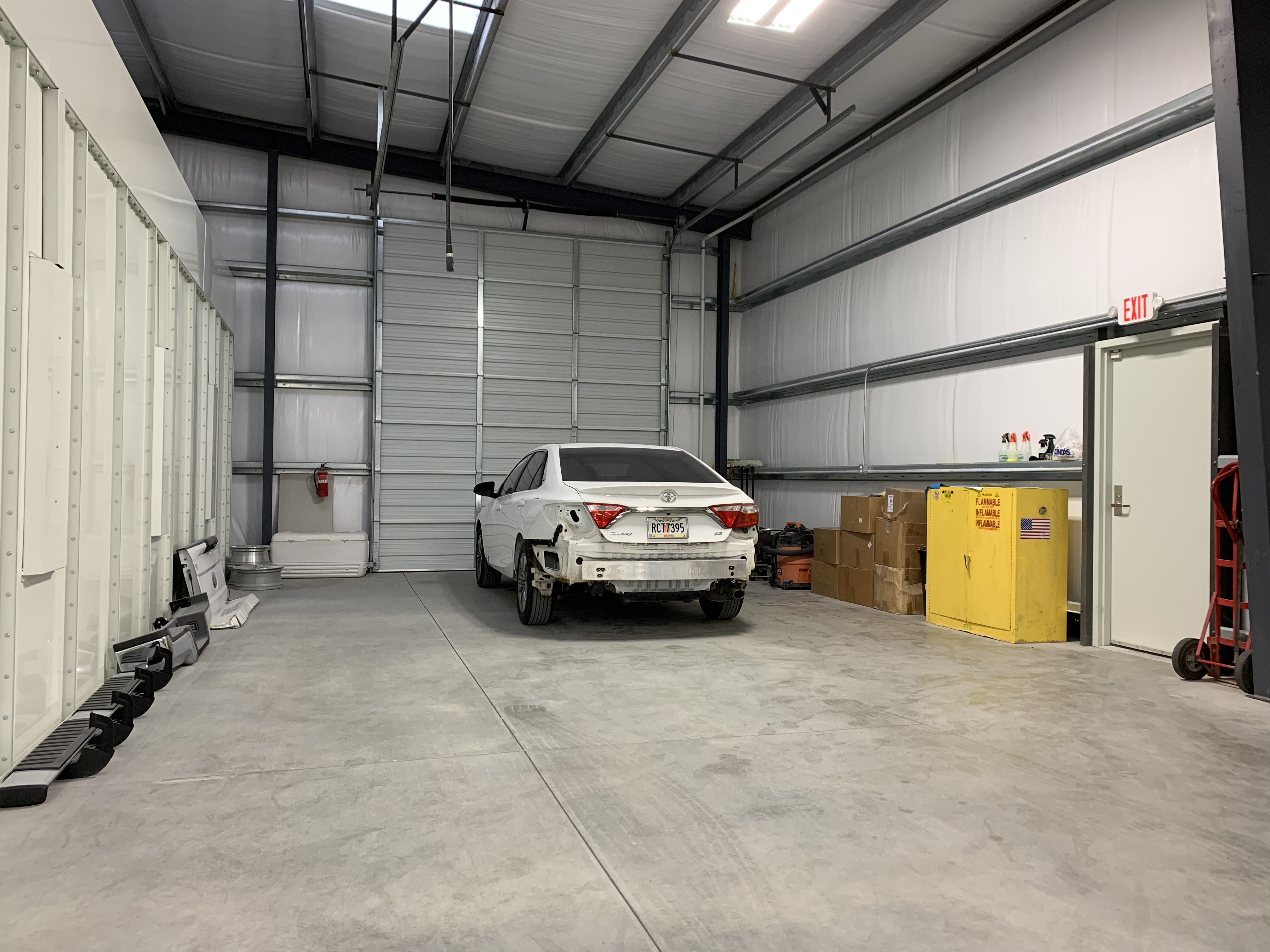 Mundy's Collision Center gallery 4