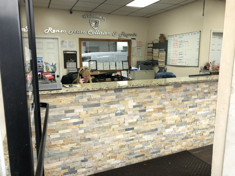 Renzo Auto Collision and Repair gallery 2