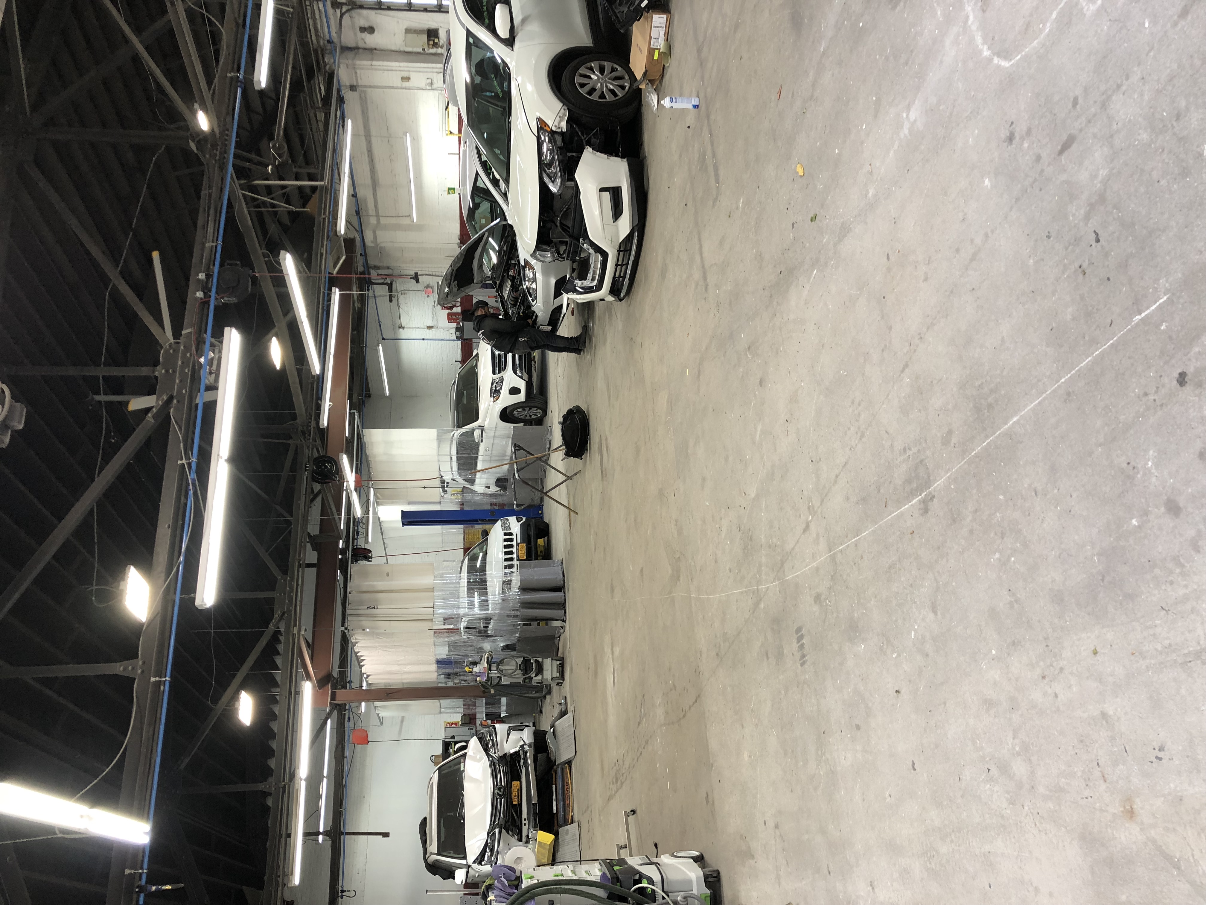 Renzo Auto Collision and Repair gallery 3