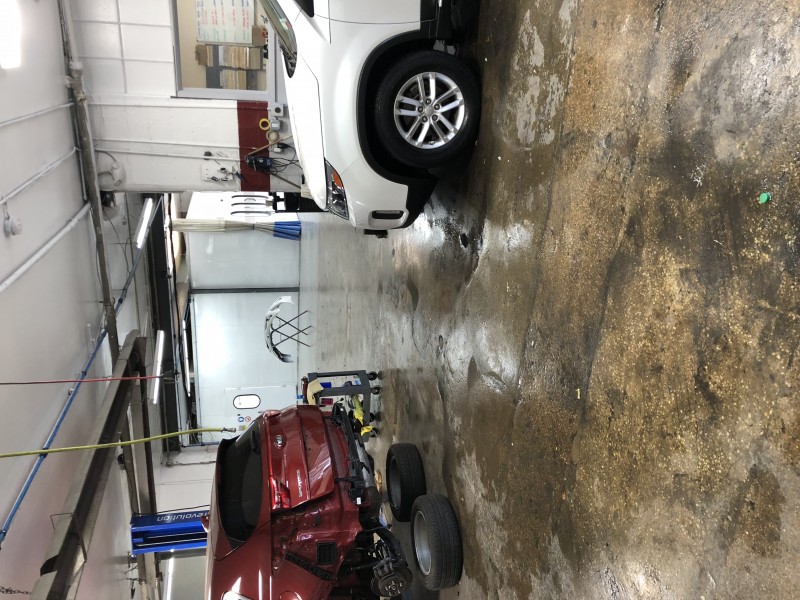 Renzo Auto Collision and Repair gallery 4