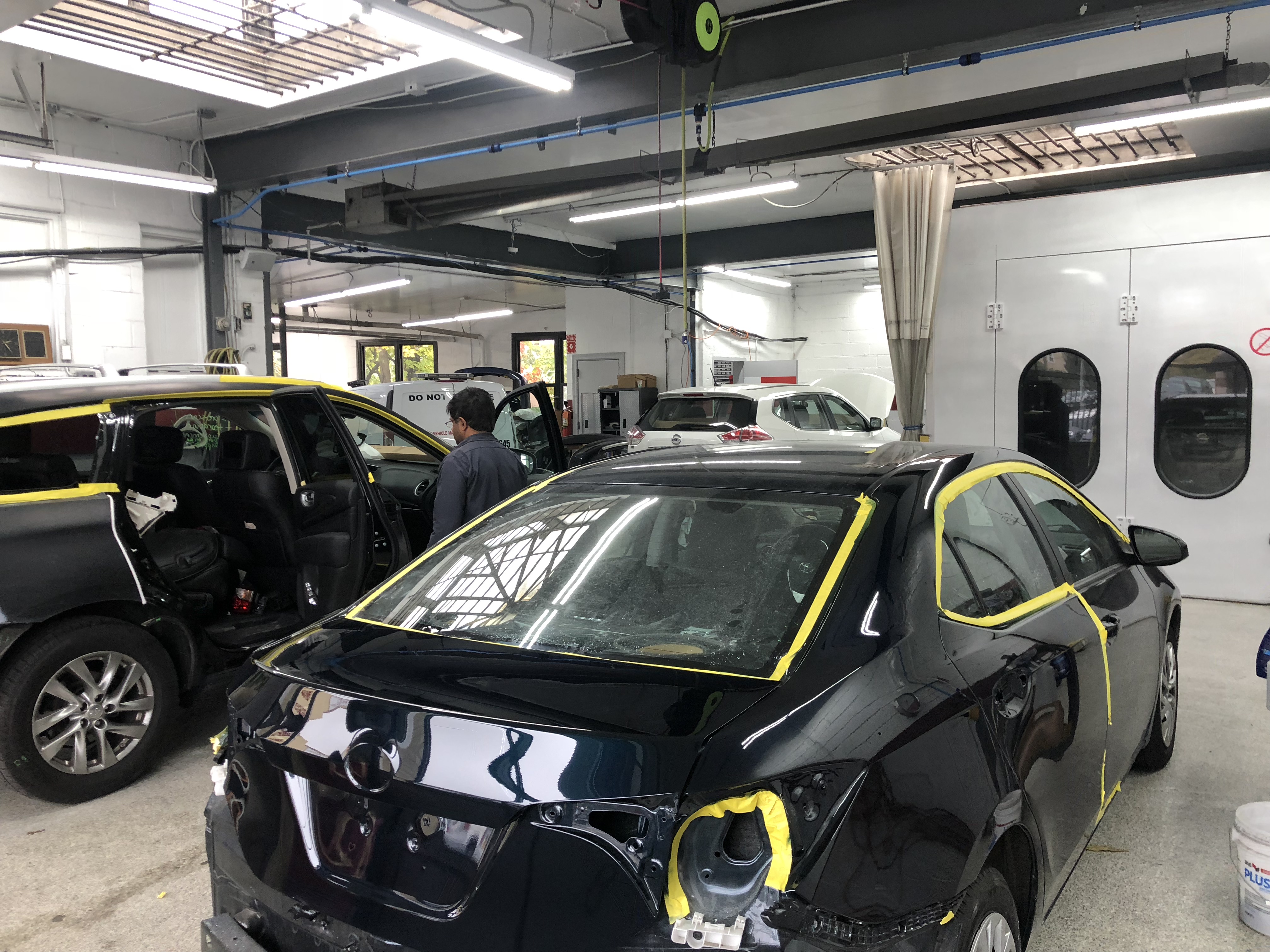 Renzo Auto Collision and Repair gallery 5
