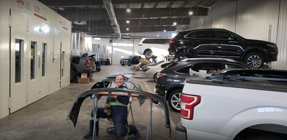 Max Motors Auto Body Ltd gallery 3