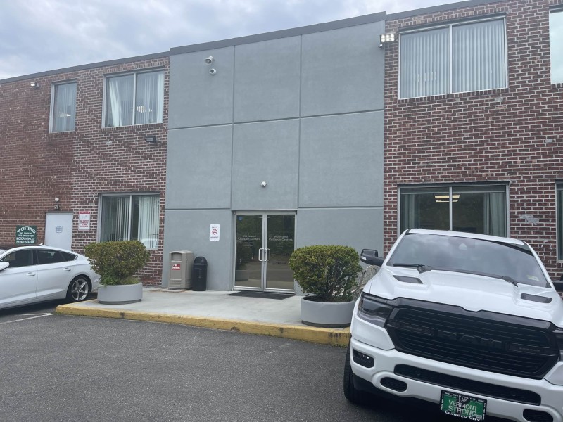 Mid Island Collision - Carle Place