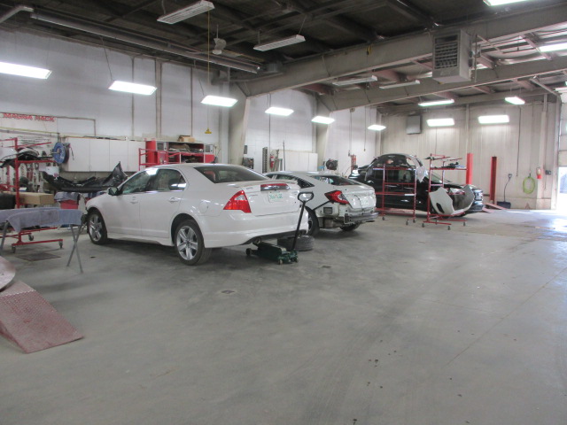 Craftsman Collision Regina ( Provincial Auto Body) gallery 3
