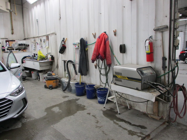 Craftsman Collision Regina ( Provincial Auto Body) gallery 4
