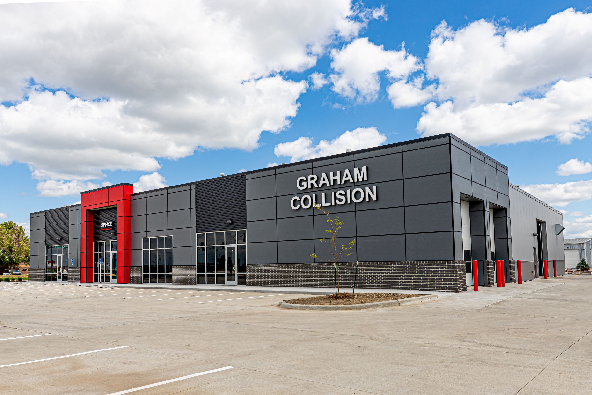 Graham Collision Center-Waukee
