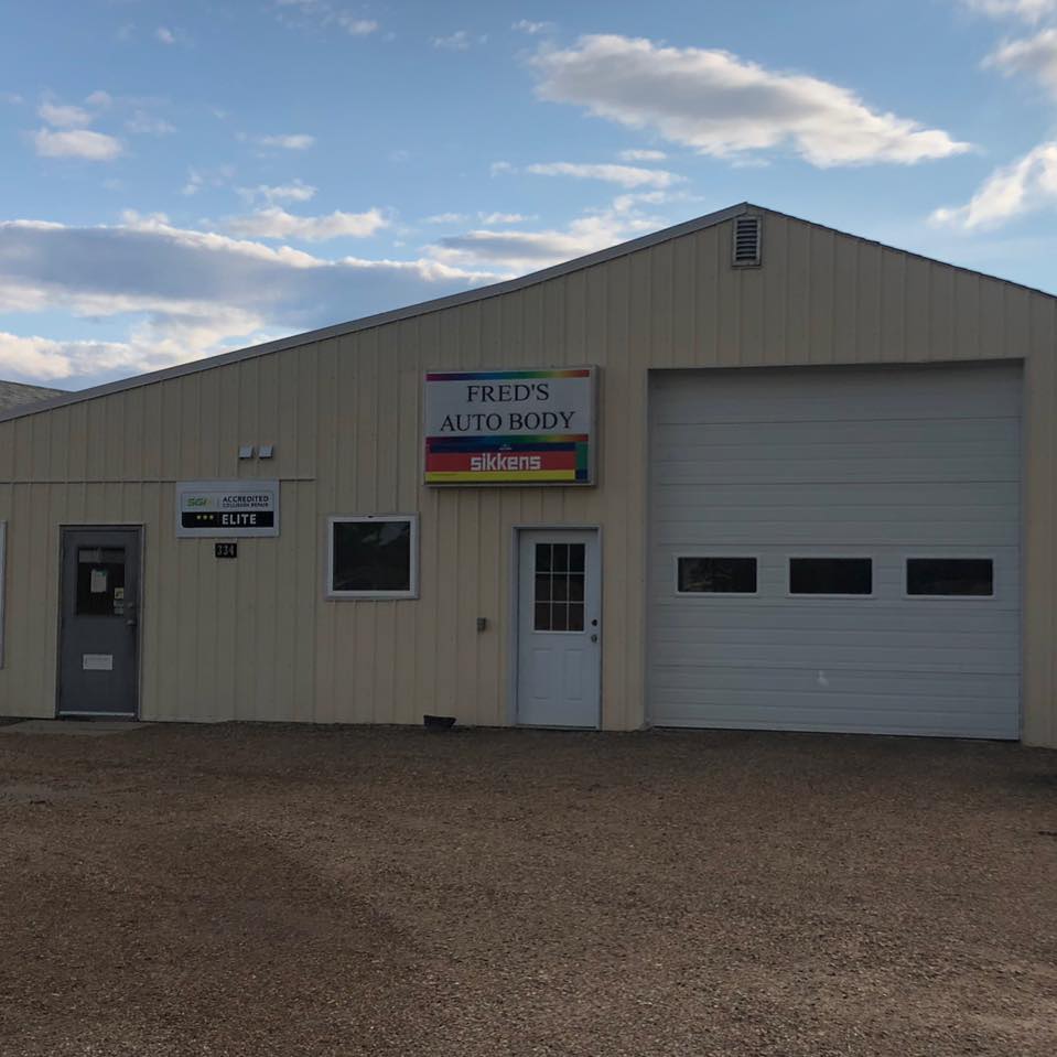 Fred's Auto Body Ltd gallery 1