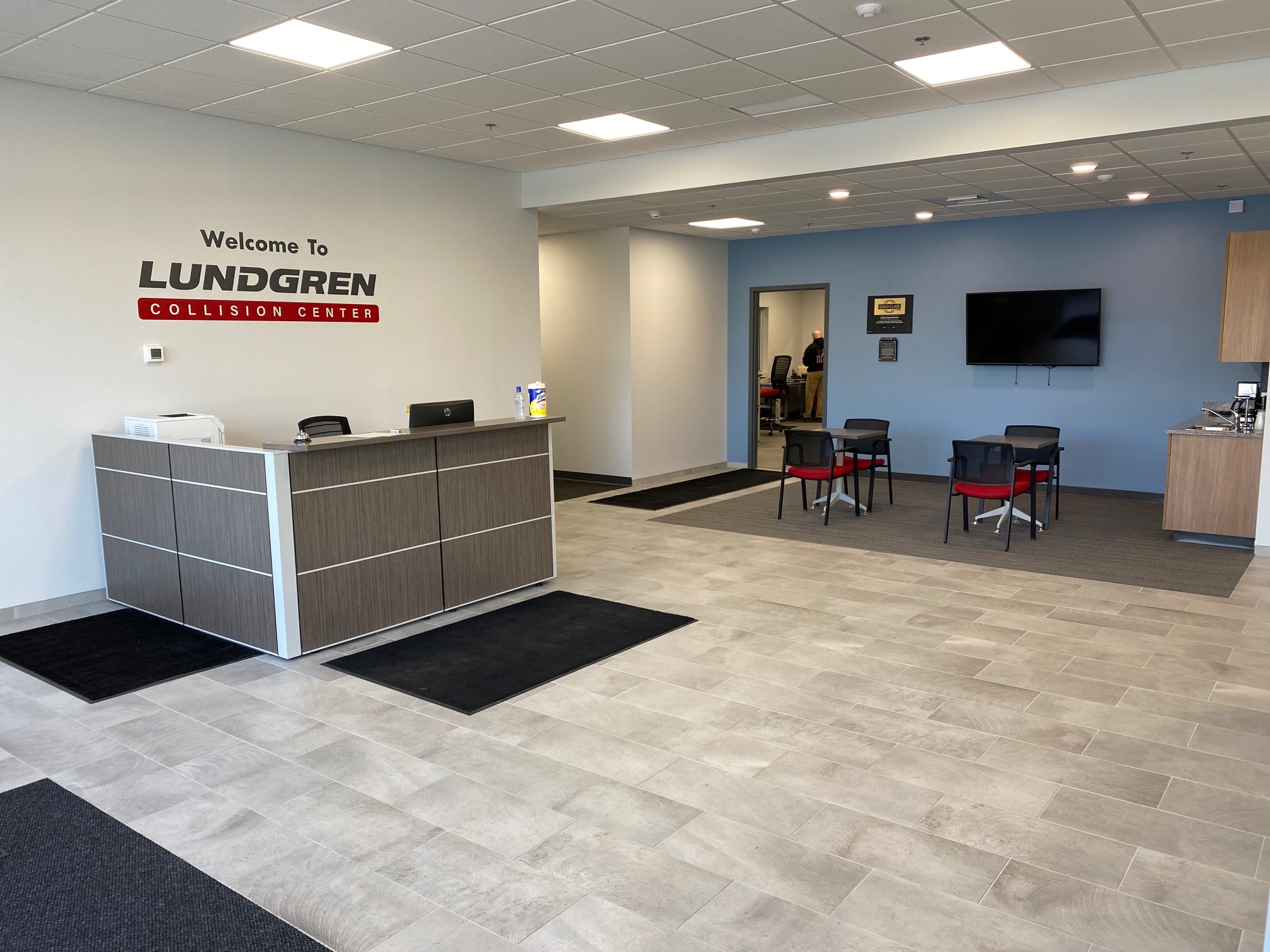 Lundgren Collision Center gallery 2
