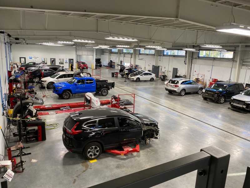Lundgren Collision Center gallery 3