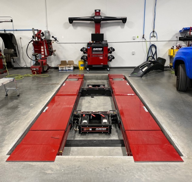 Lundgren Collision Center gallery 7
