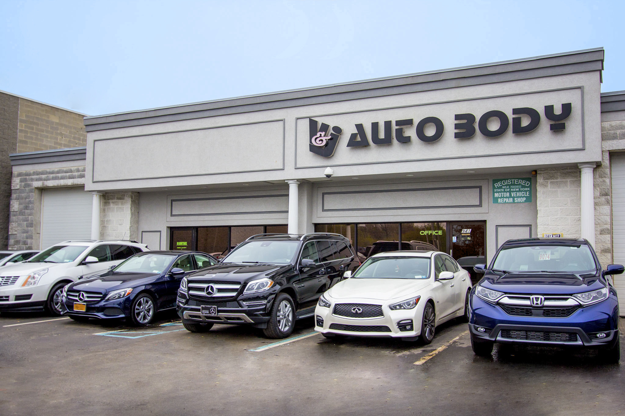 V&J AUTO BODY INC. gallery 1