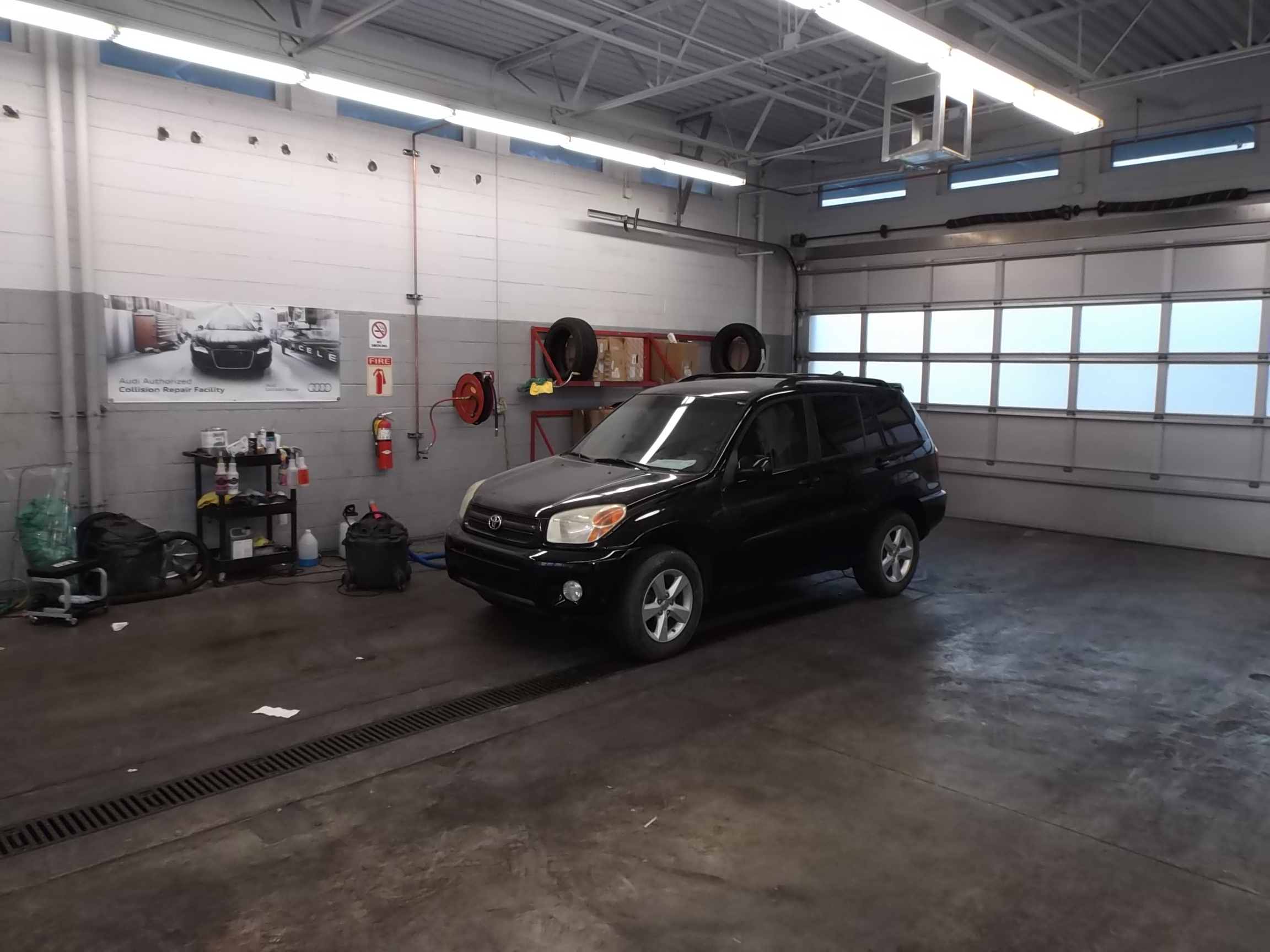 AutoNation Collision Center Las Vegas gallery 4