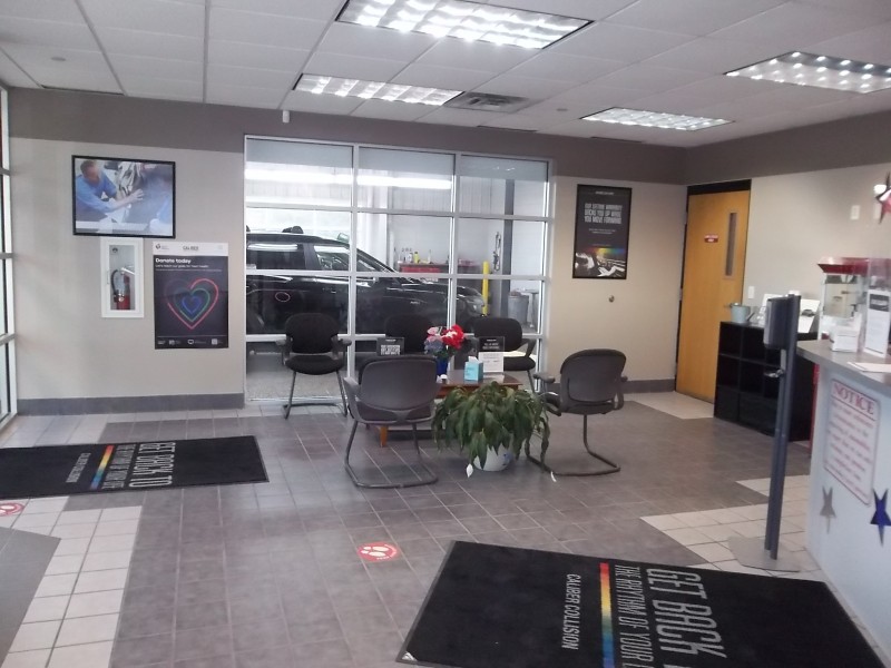 Caliber Collision - Holland shop