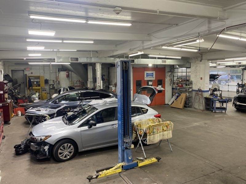 Hynes Collision Center gallery 3