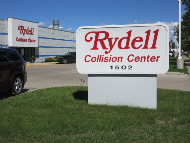 Rydell Collision Center gallery 1