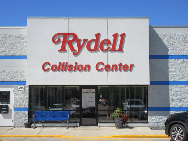 Rydell Collision Center gallery 2