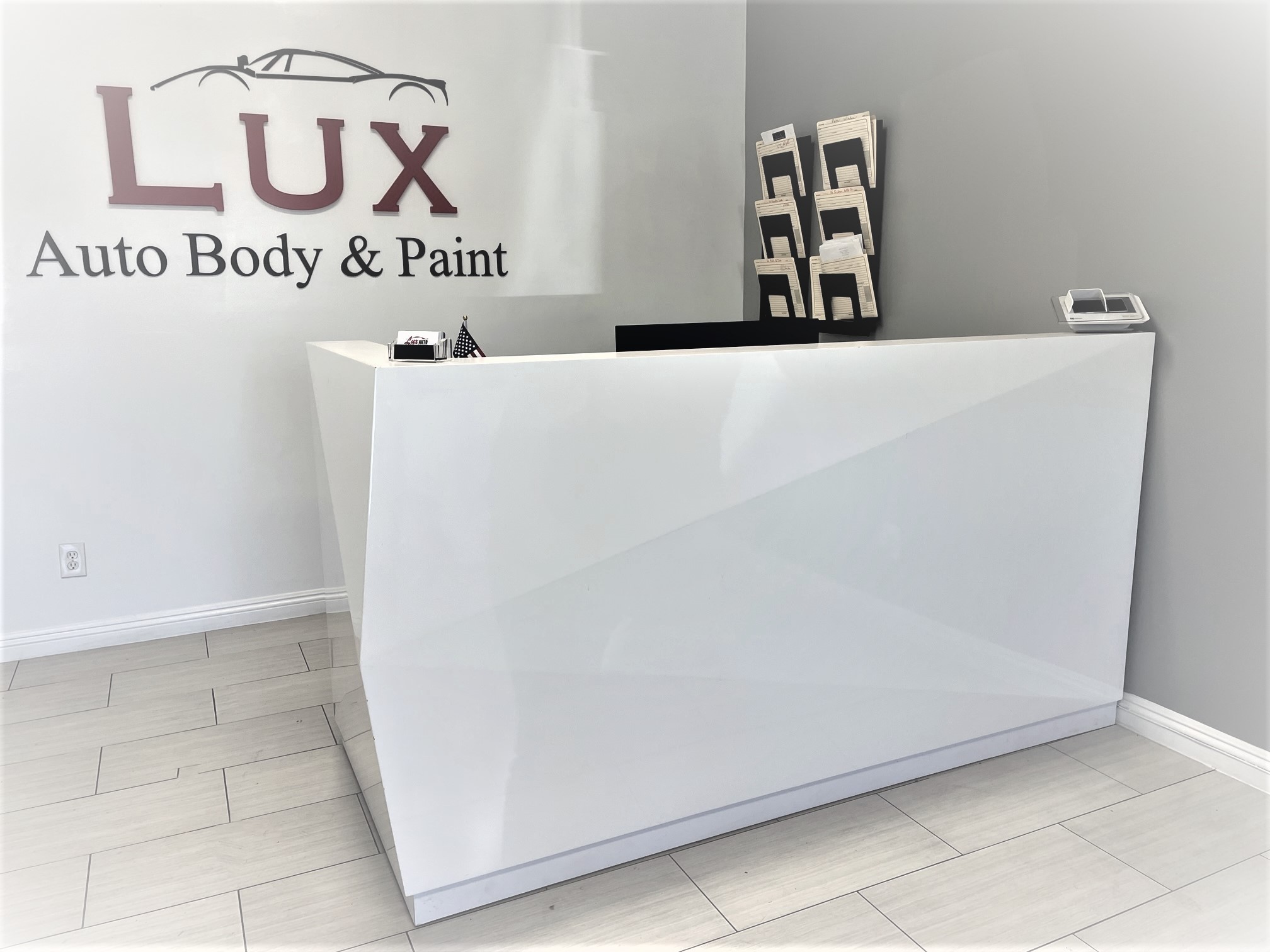 Lux Auto Body & Paint gallery 1