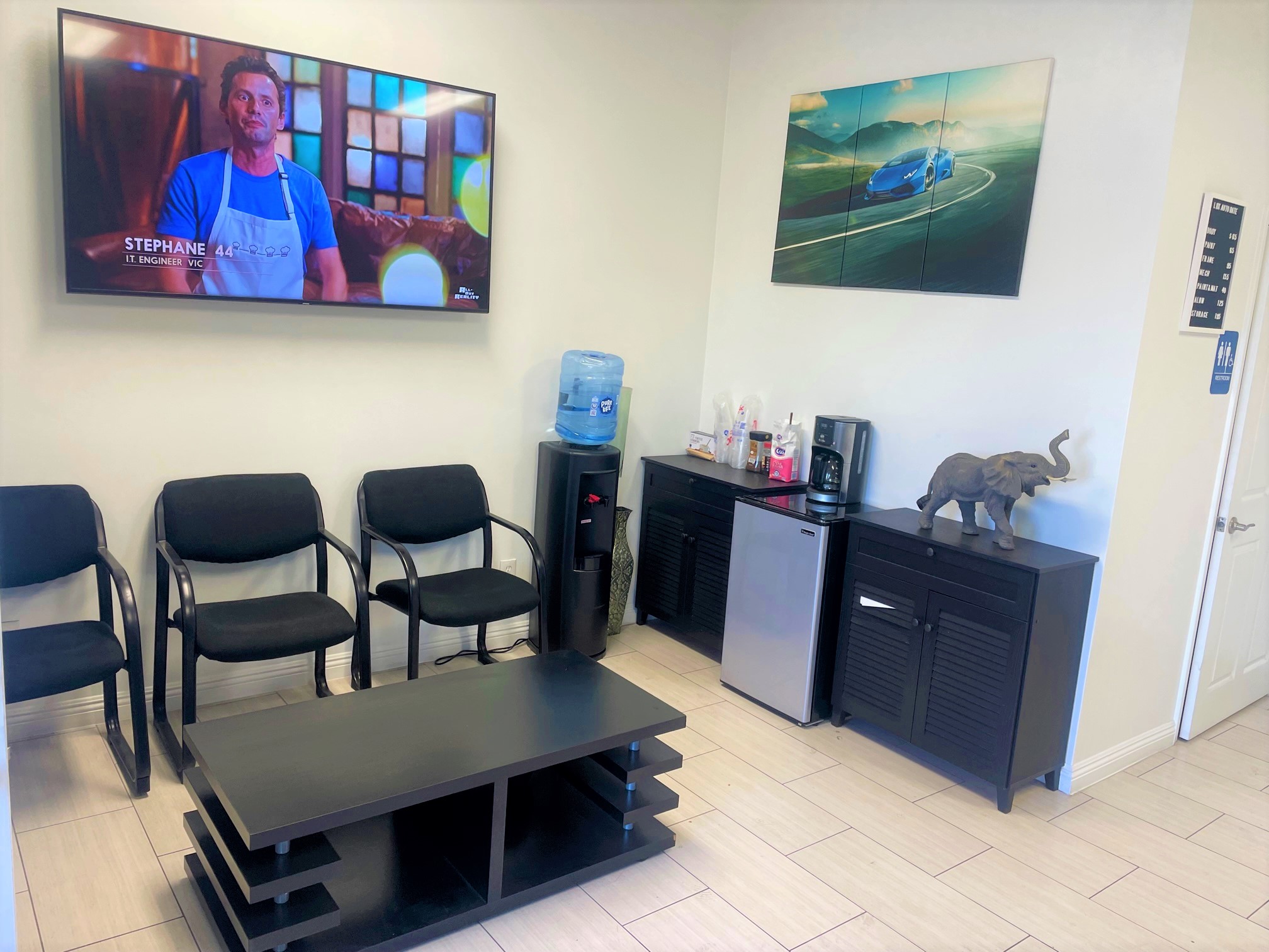 Lux Auto Body & Paint gallery 2
