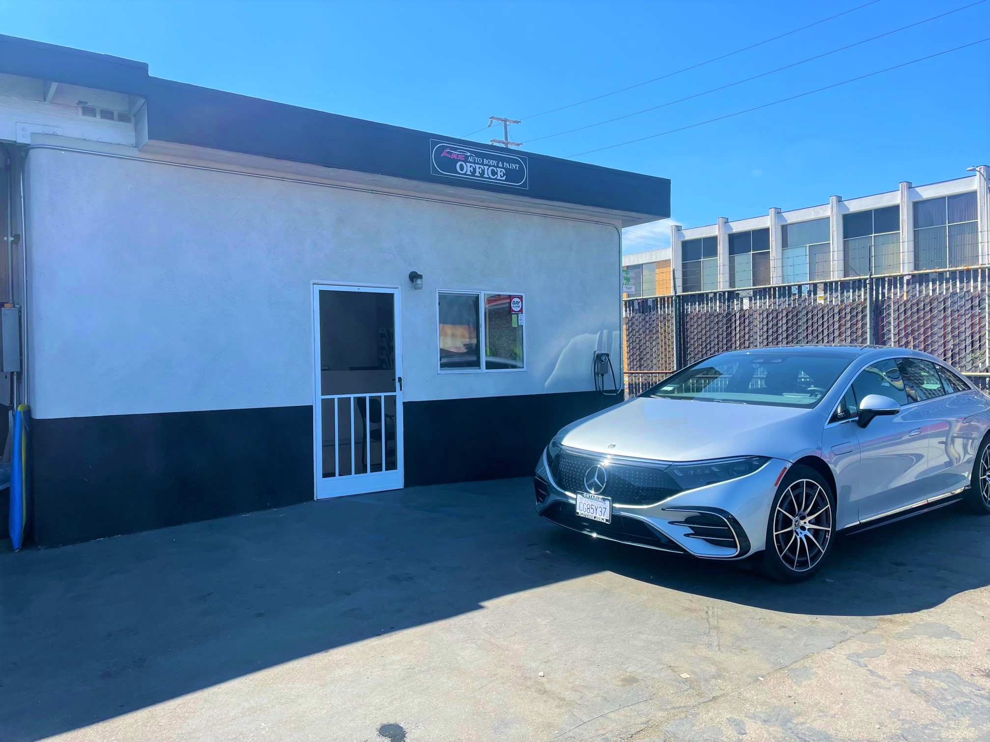 Lux Auto Body & Paint gallery 4