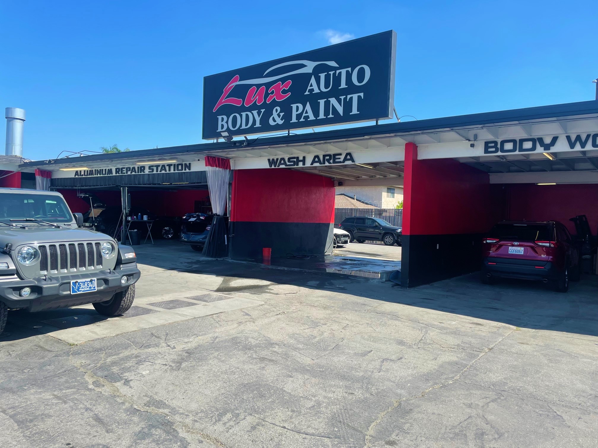 Lux Auto Body & Paint gallery 5