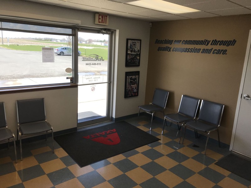 J&R Collision Center gallery 2