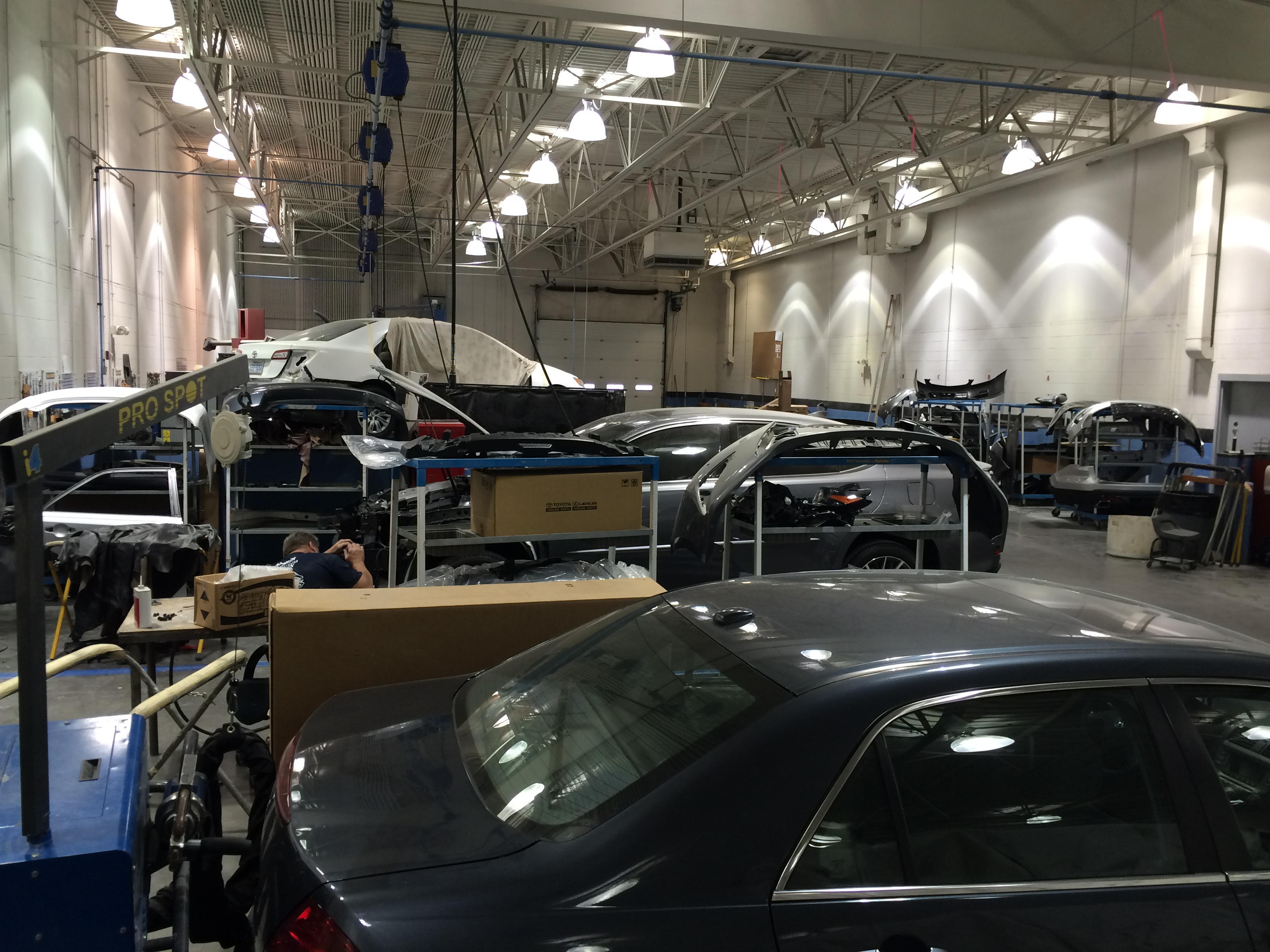 Hendrick Collision Center South gallery 5