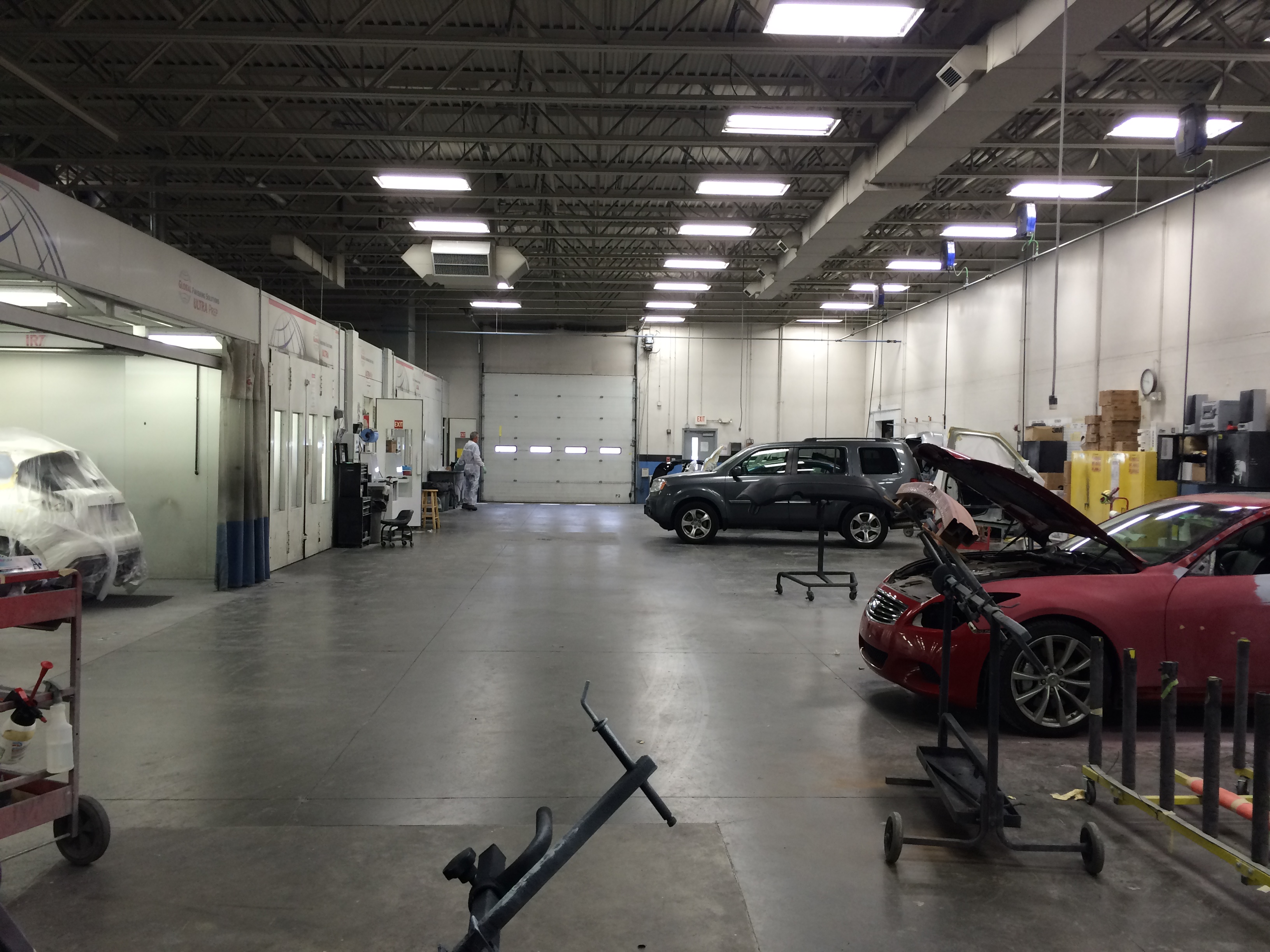 Hendrick Collision Center South gallery 6