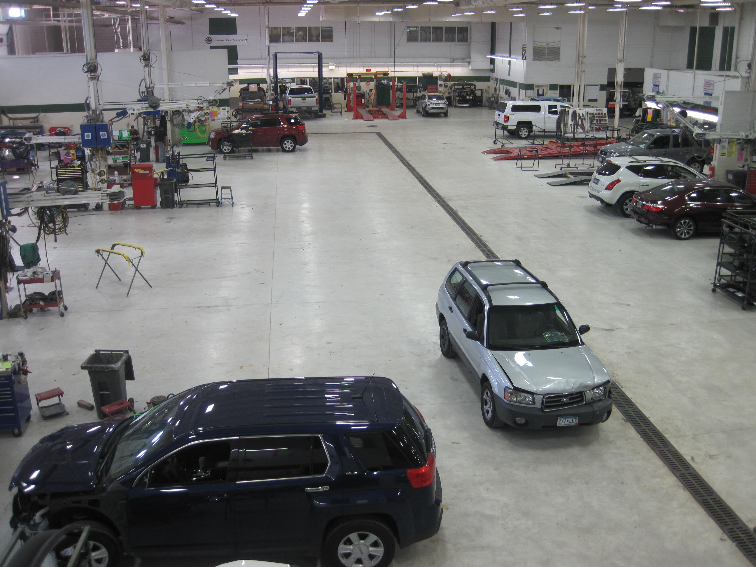 The BodyWorks Super Collision Center gallery 3