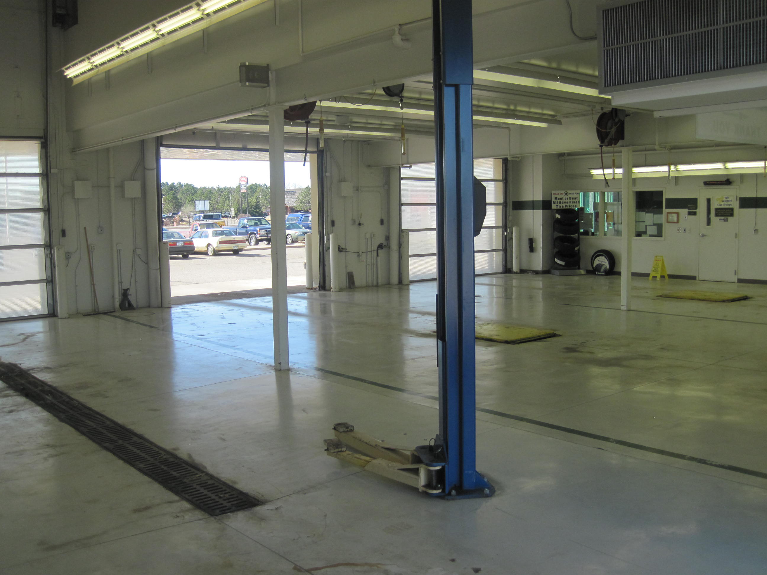 The BodyWorks Super Collision Center gallery 5