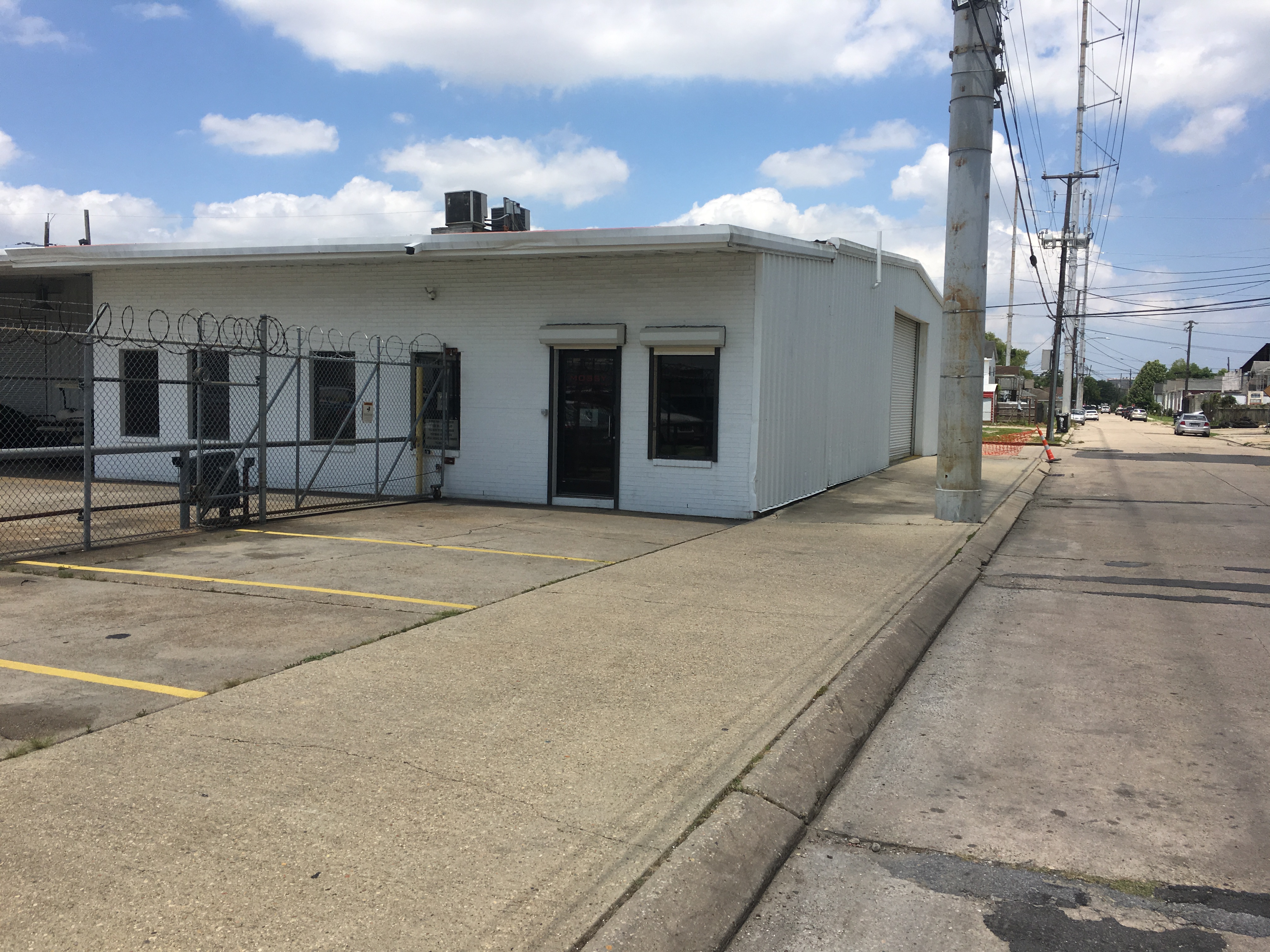 Mossy Collision Center gallery 1