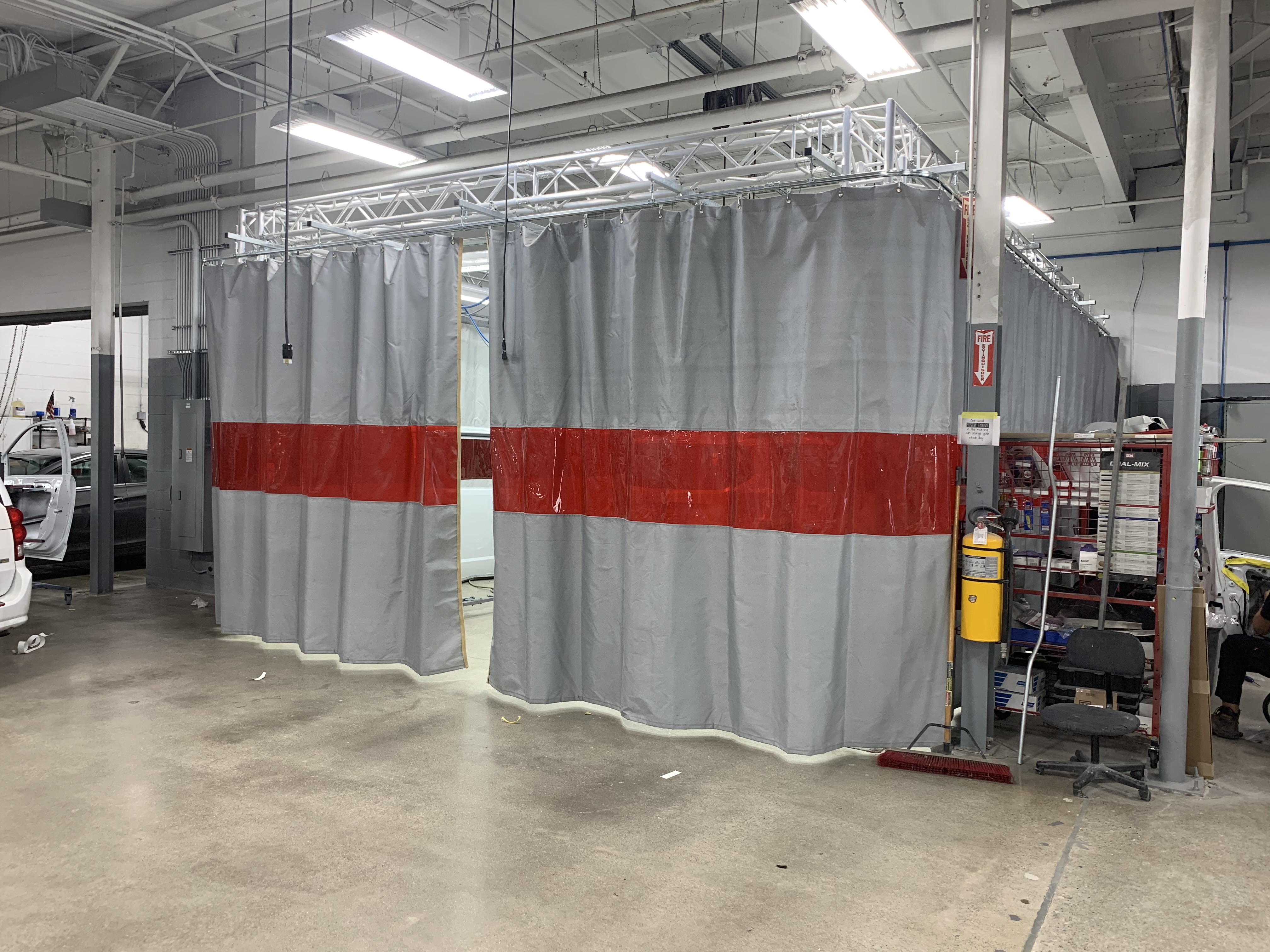 Oxmoor Collision Center gallery 3
