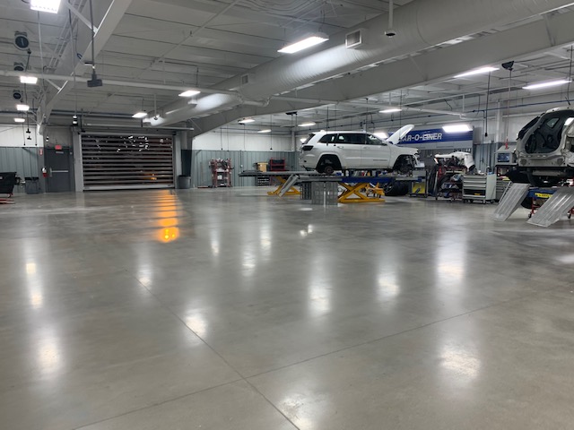 Oxmoor Collision Center gallery 6