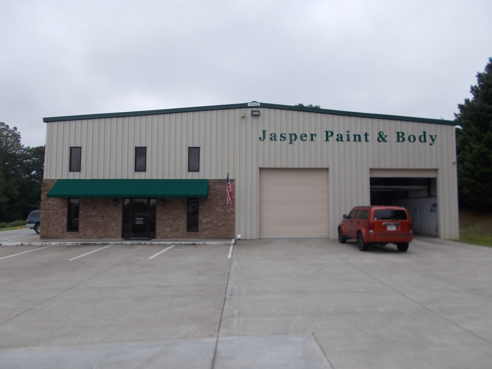 JASPER PAINT AND BODY gallery 1