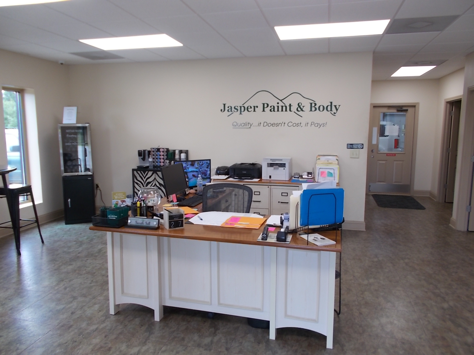 JASPER PAINT AND BODY gallery 2
