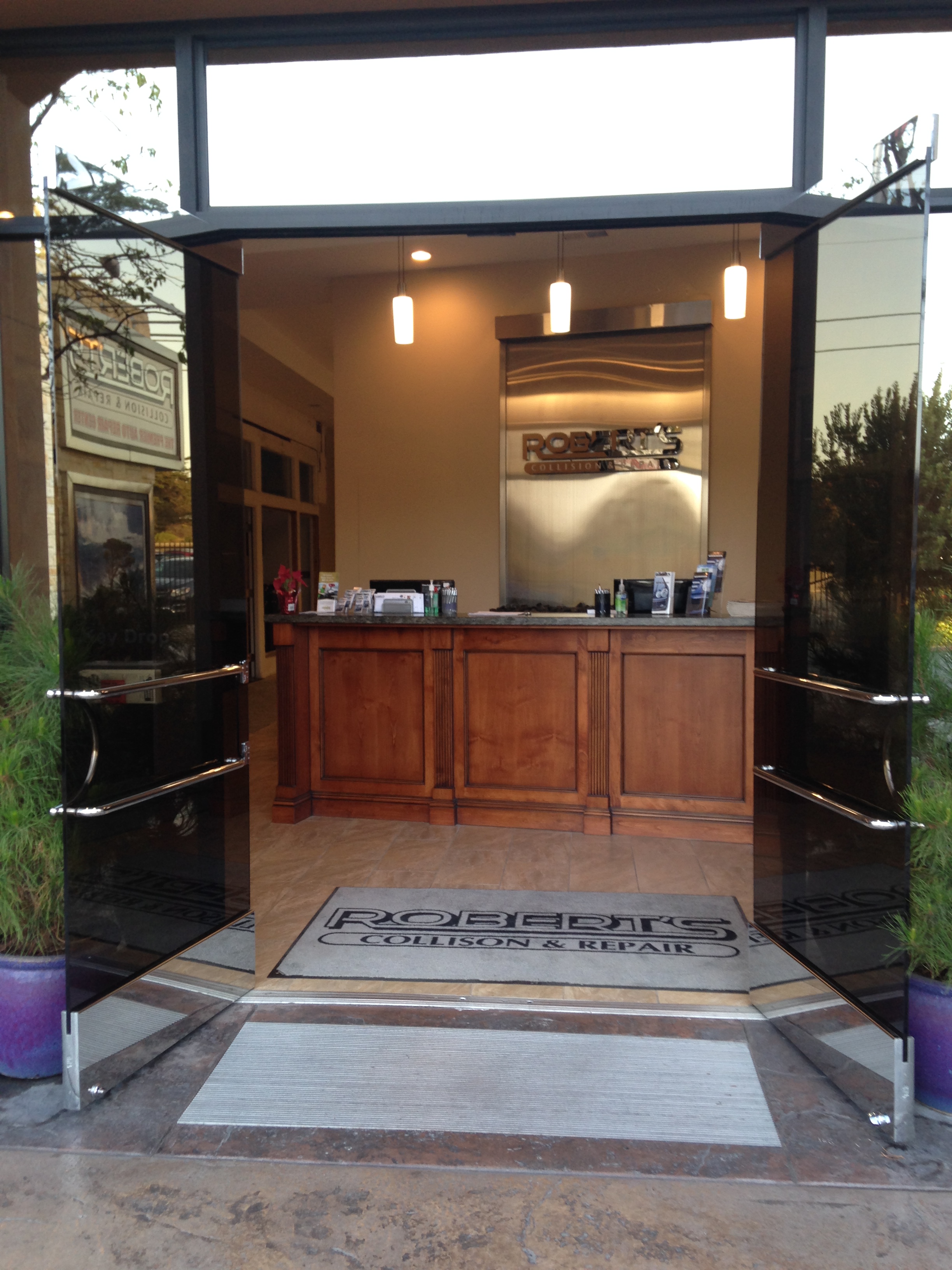CARSTAR Robert's Collision gallery 5