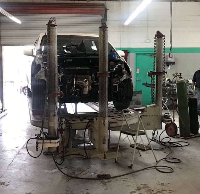 Sunn West City's Auto Body gallery 6