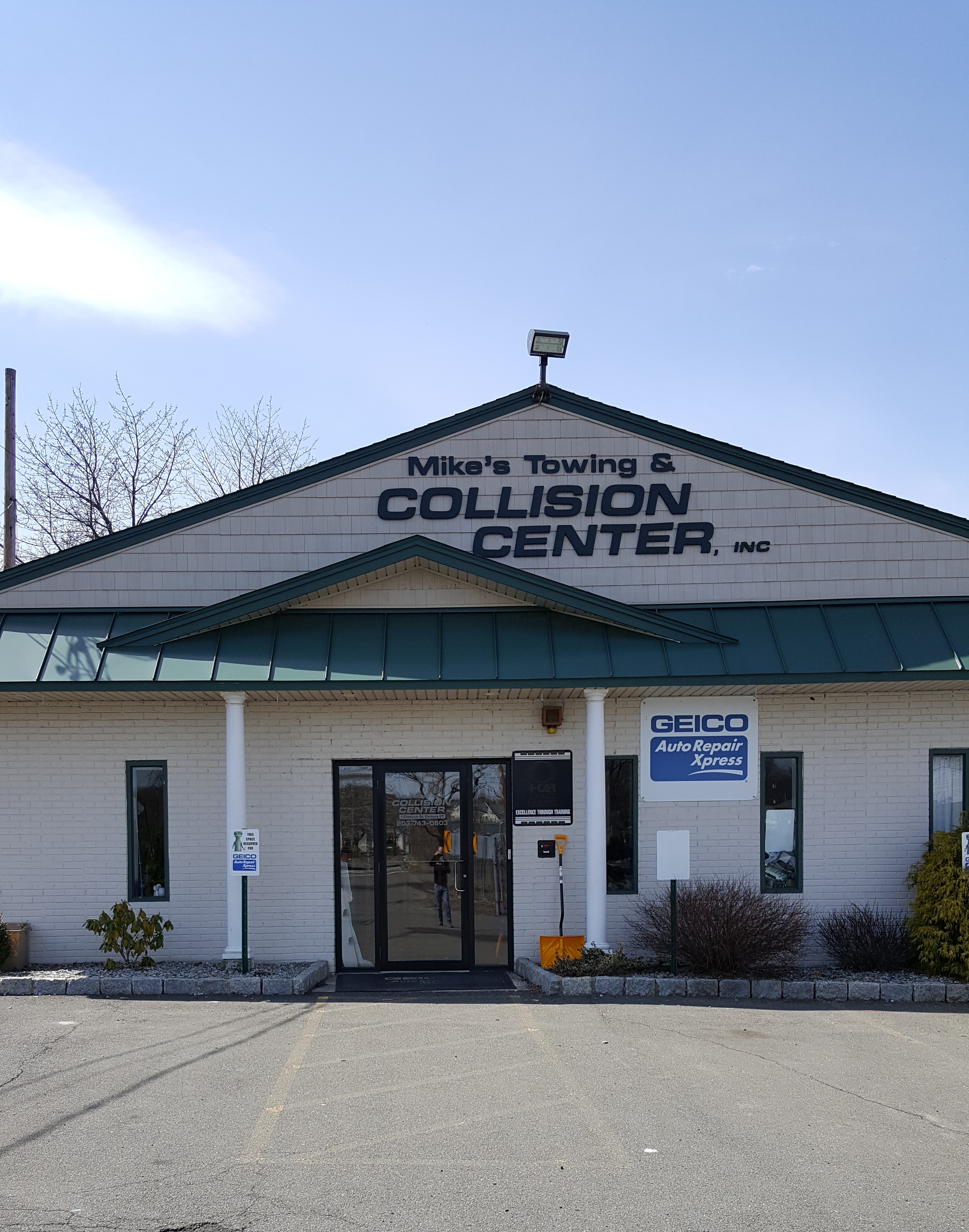 Mike's Towing & Collision Center Inc