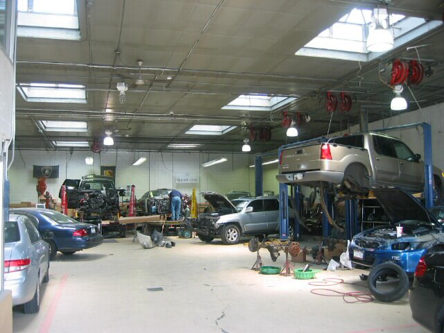 Fiero Collision Inc gallery 3