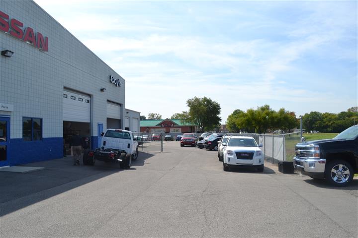 Coyle Nissan Body Shop gallery 1