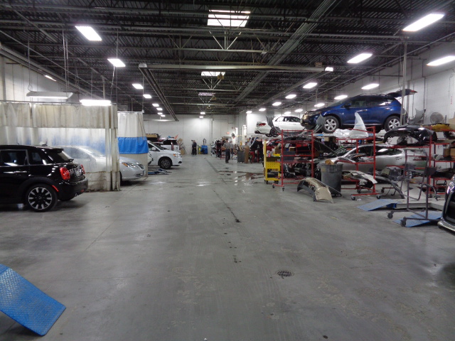 Willis Collision Center gallery 3