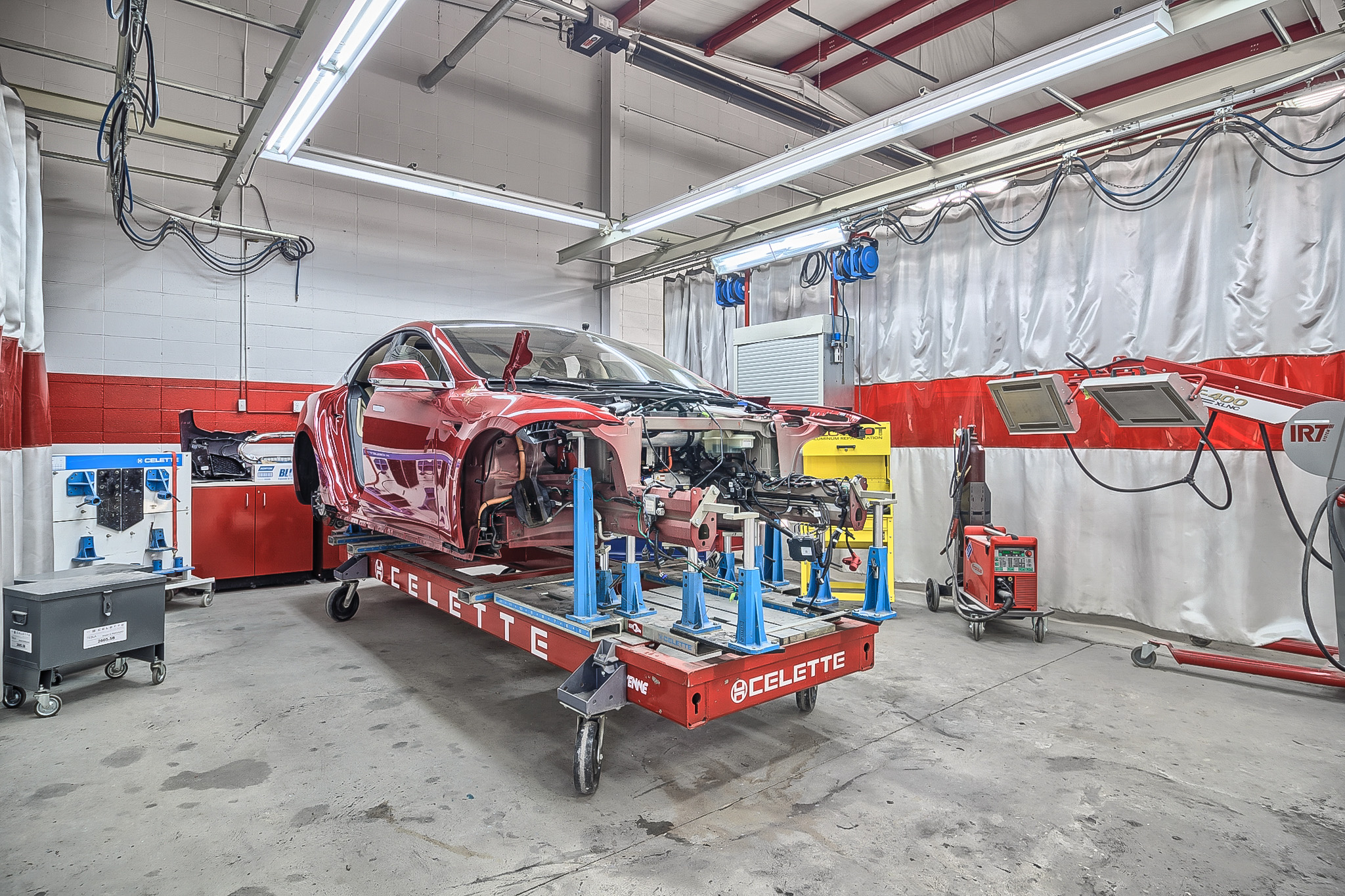 Car Craft Auto Body - Chesterfield gallery 6