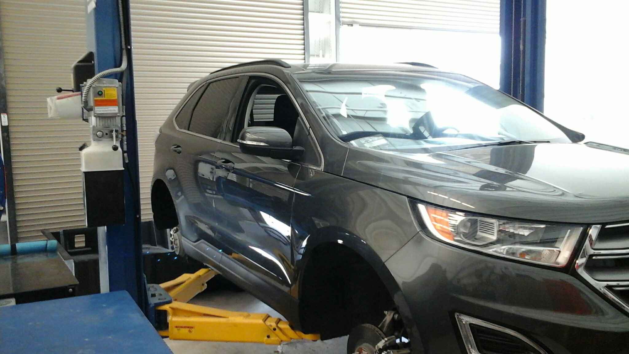 PALM SPRINGS MOTORS Collision Center gallery 6