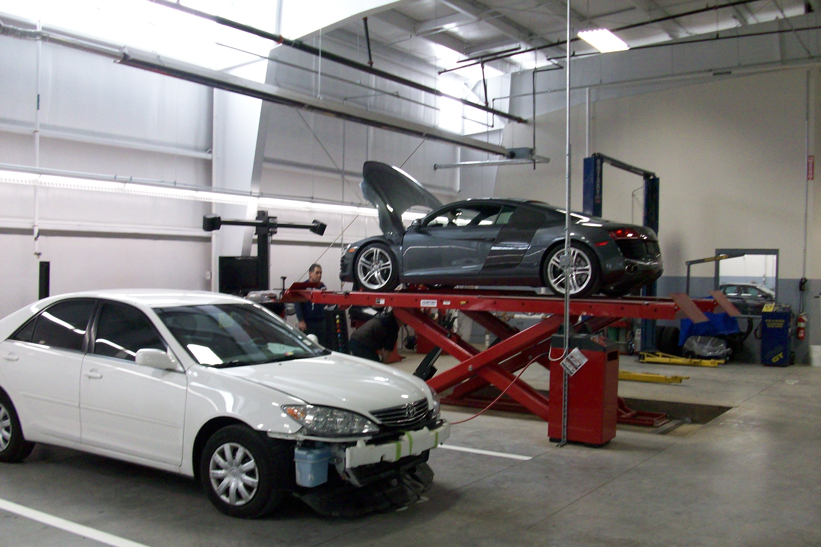 Criswell Collision Center gallery 5