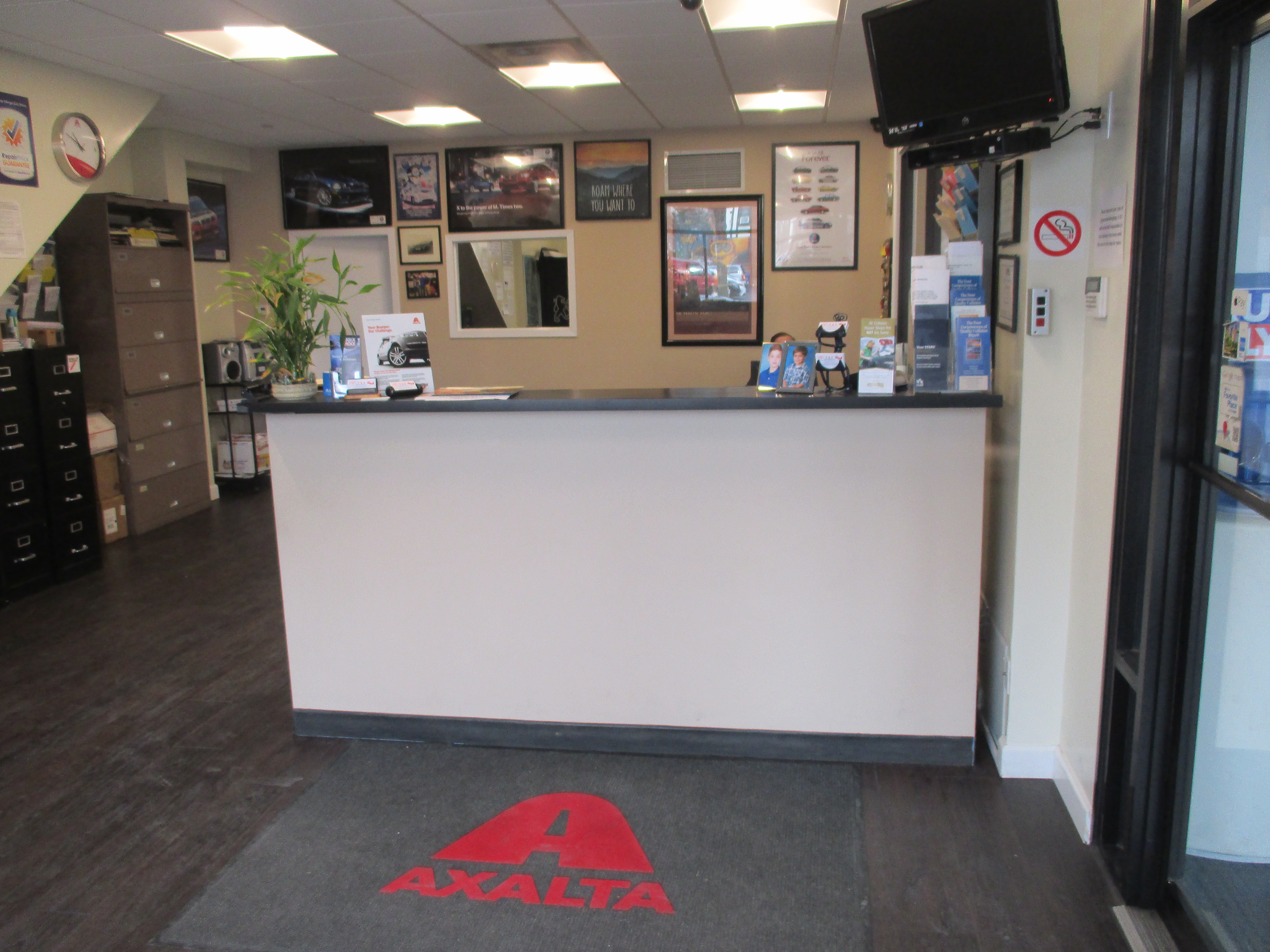 V & S Motor Service and Collision gallery 2