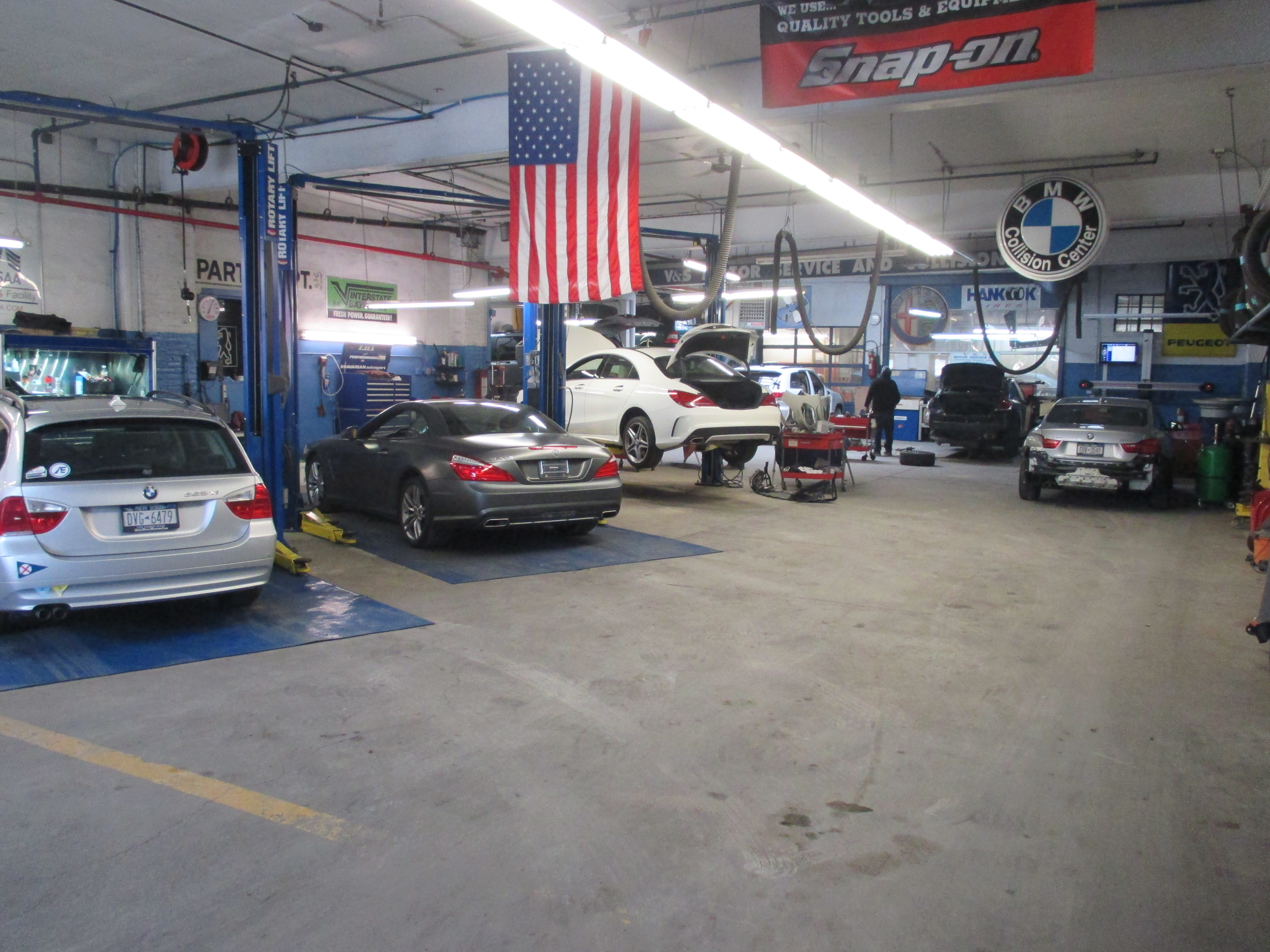 V & S Motor Service and Collision gallery 3