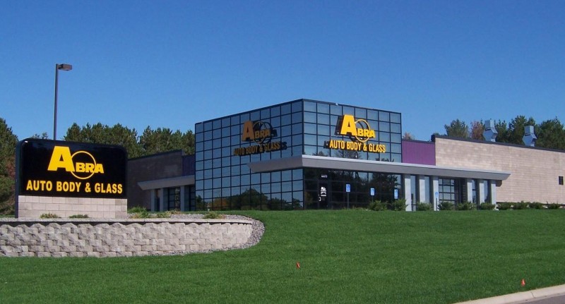 ABRA Auto Body & Glass - Elk River gallery 1