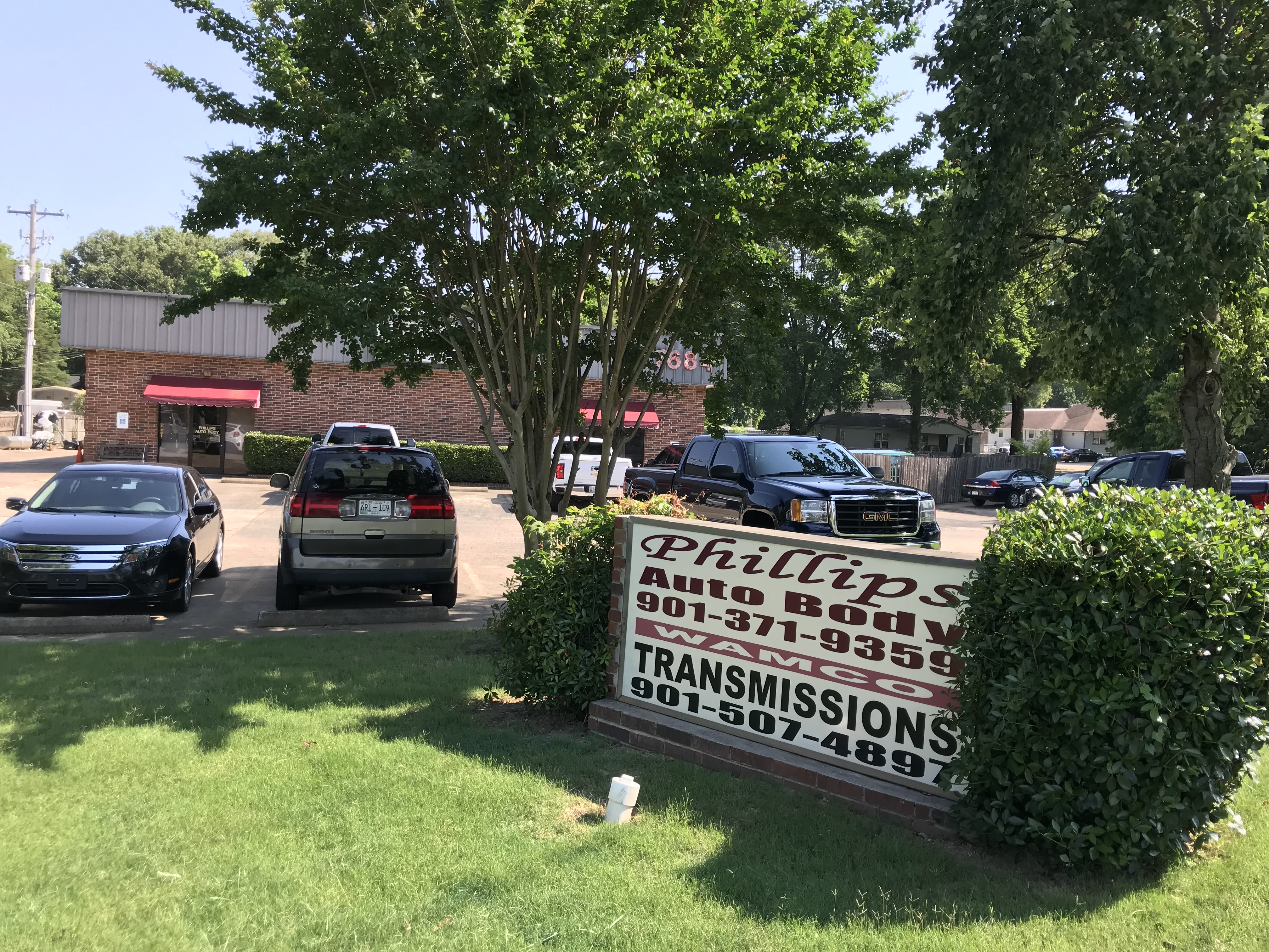 Phillips Auto Body gallery 1