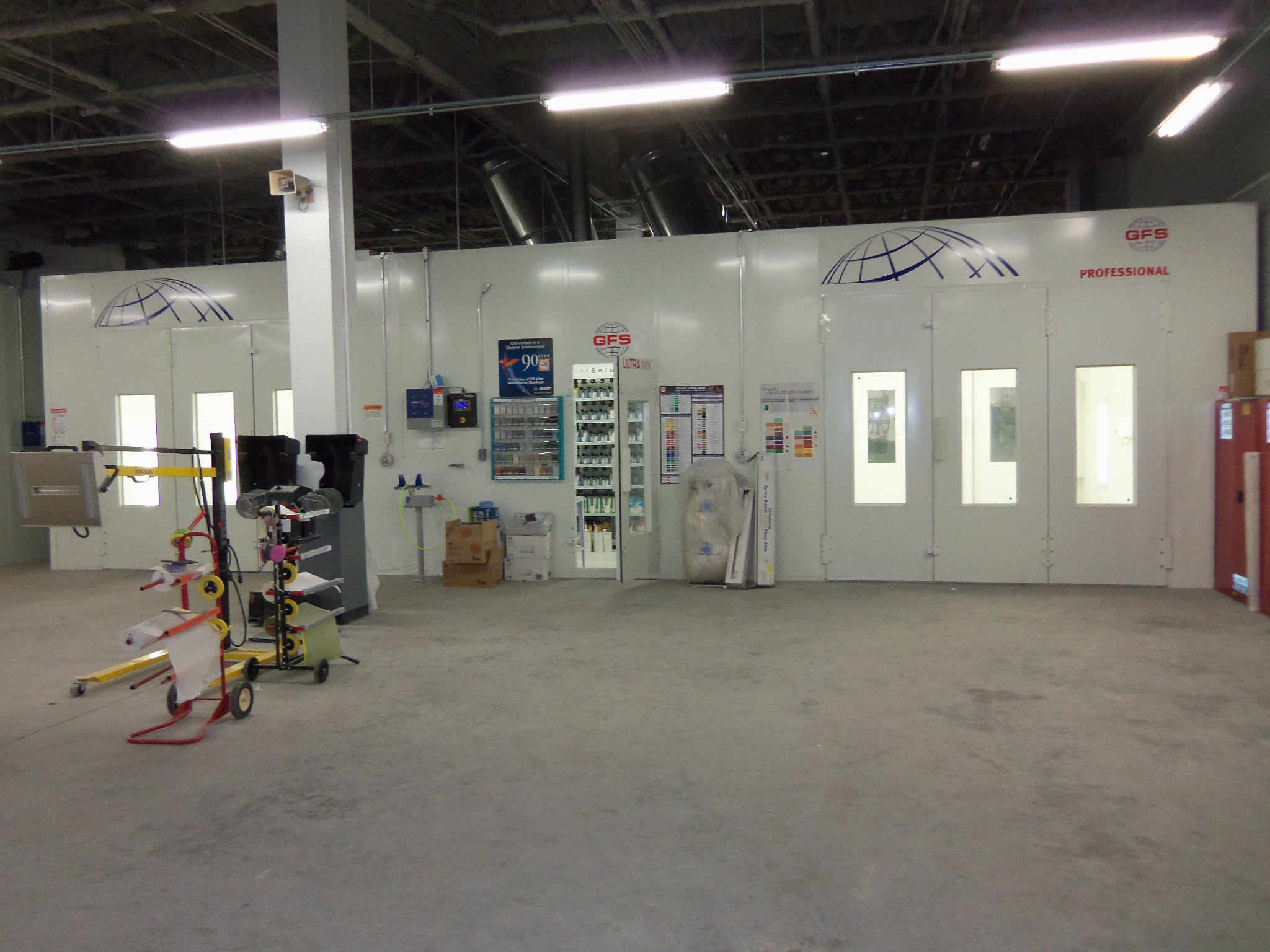 Passport Collision Center gallery 6