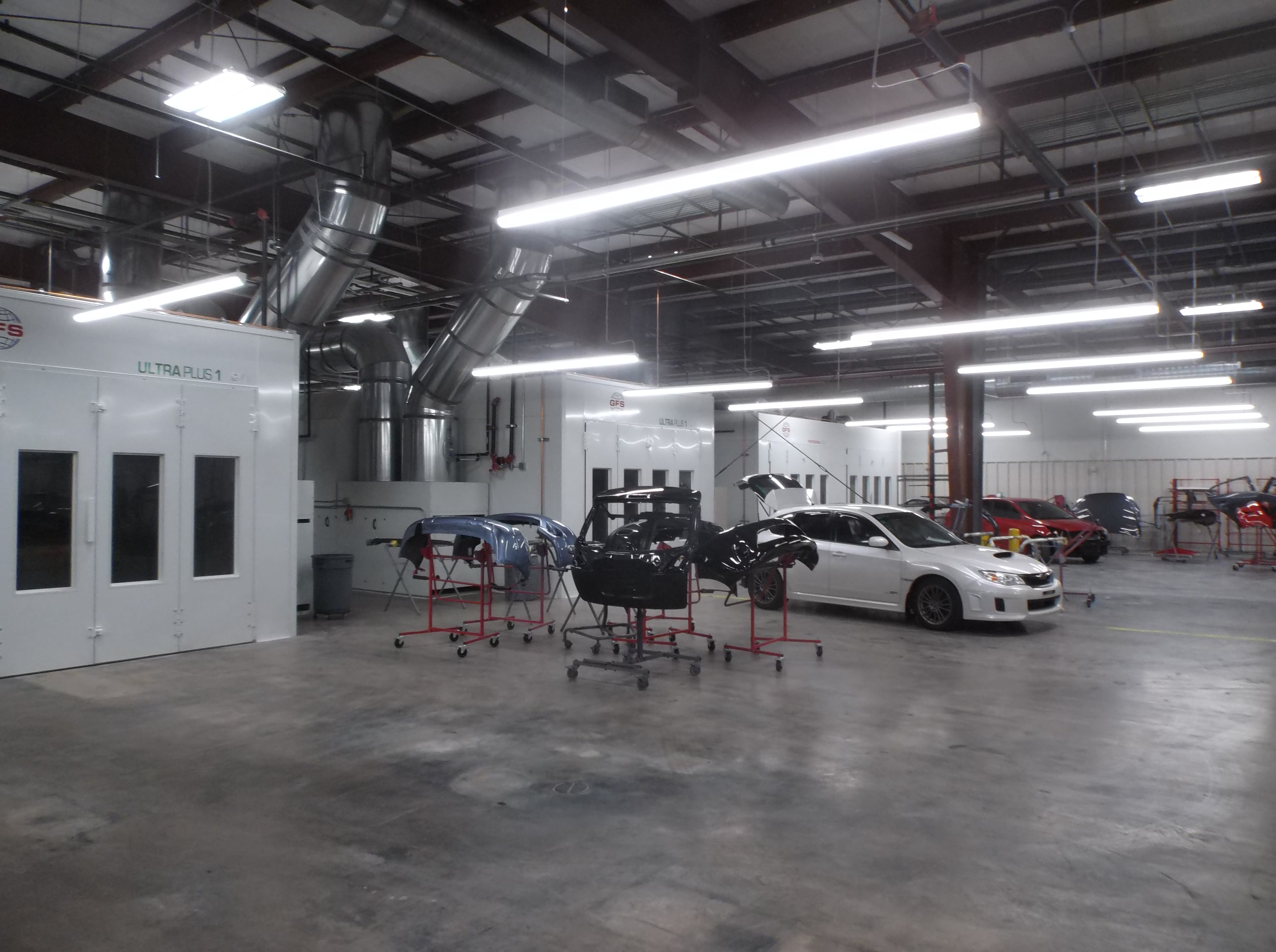 Bob Moore Collision Center North gallery 3